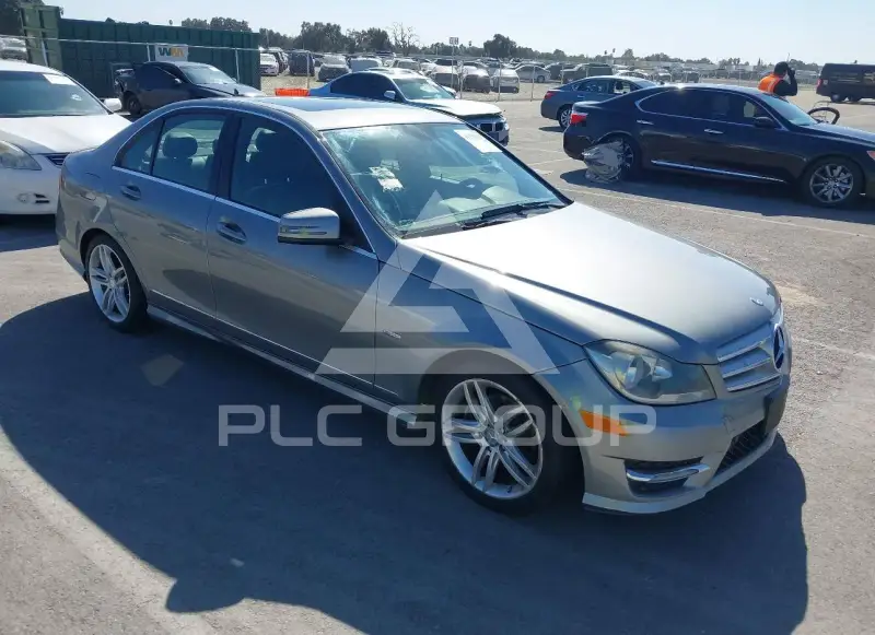 2012 Mercedes Benz C 250 фото