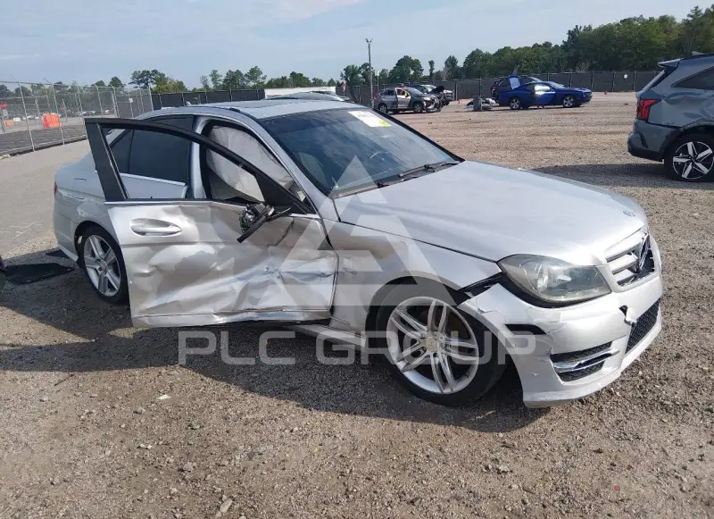 2012 Mercedes Benz C 250 фото