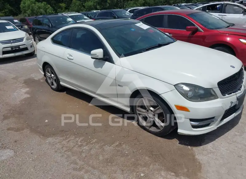 2012 Mercedes Benz C 250 фото