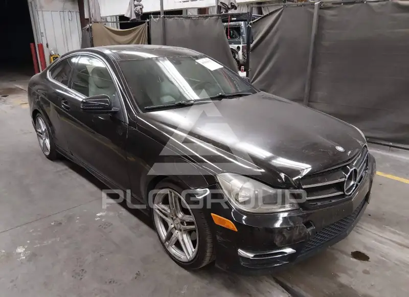 2012 Mercedes Benz C 250 фото