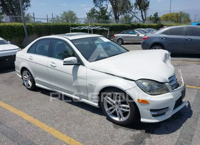 2012 Mercedes Benz C 250 фото
