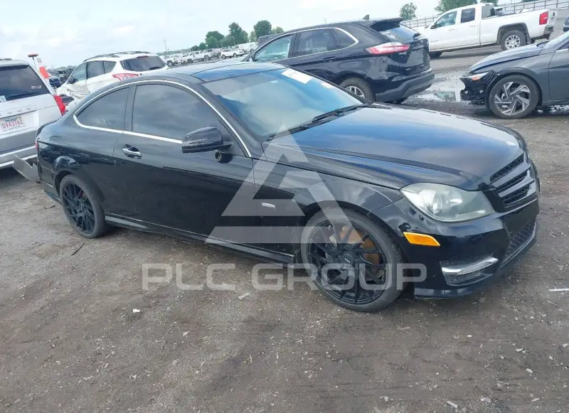2012 Mercedes Benz C 250 фото