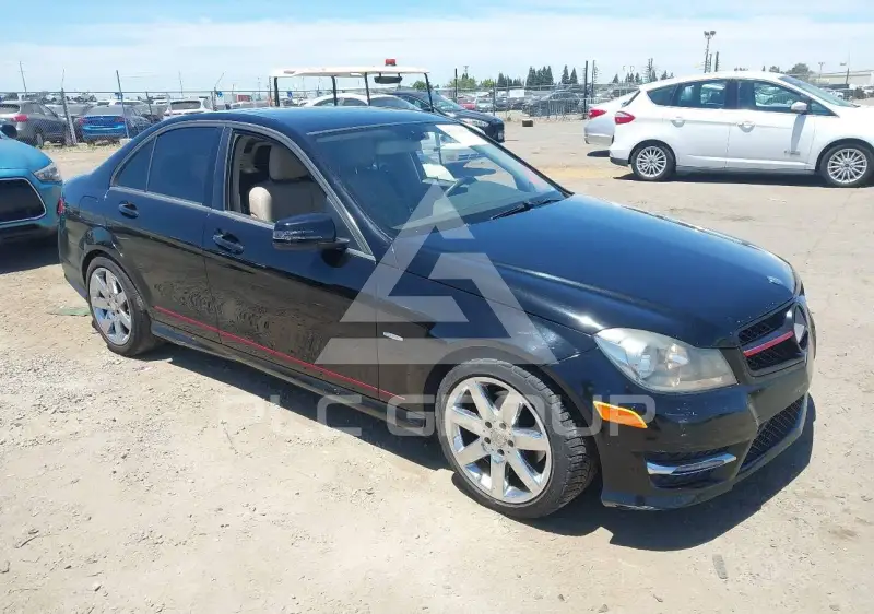 2012 Mercedes Benz C 250 фото