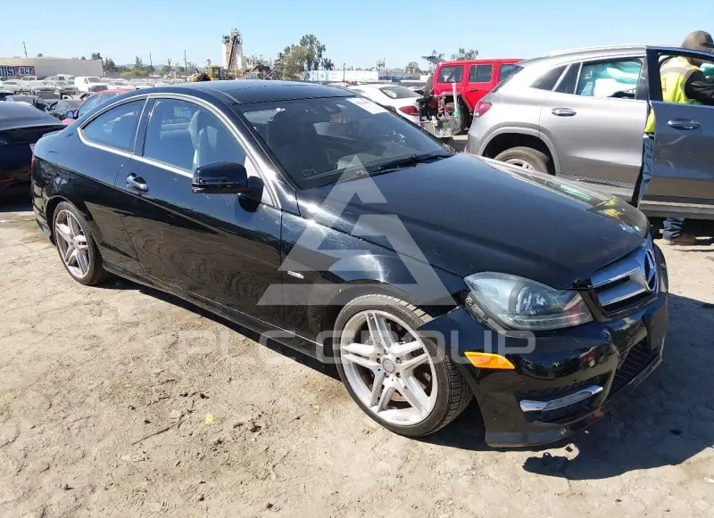 2012 Mercedes Benz C 350 фото