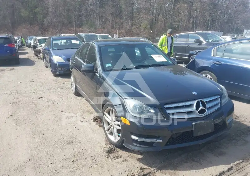 2012 Mercedes Benz C 300 фото