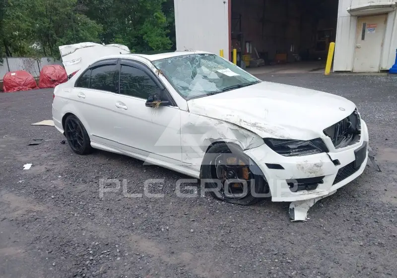 2012 Mercedes Benz C 300 фото