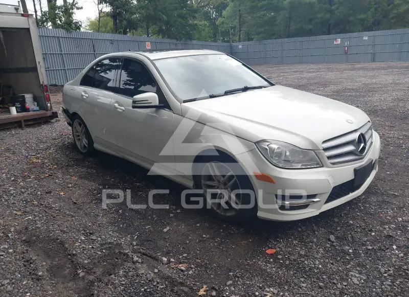 2012 Mercedes Benz C 300 фото