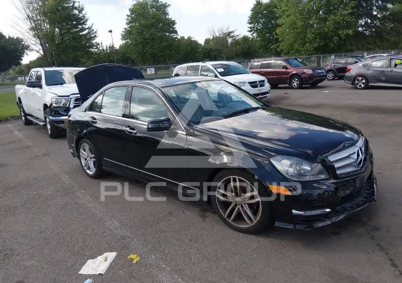 2012 Mercedes Benz C 300 фото