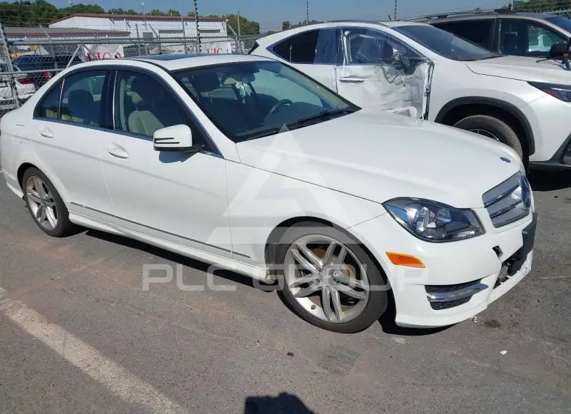 2012 Mercedes Benz C 300 фото