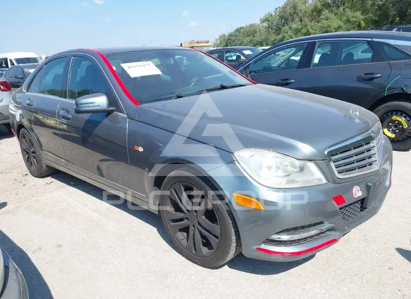2012 Mercedes Benz C 300 фото