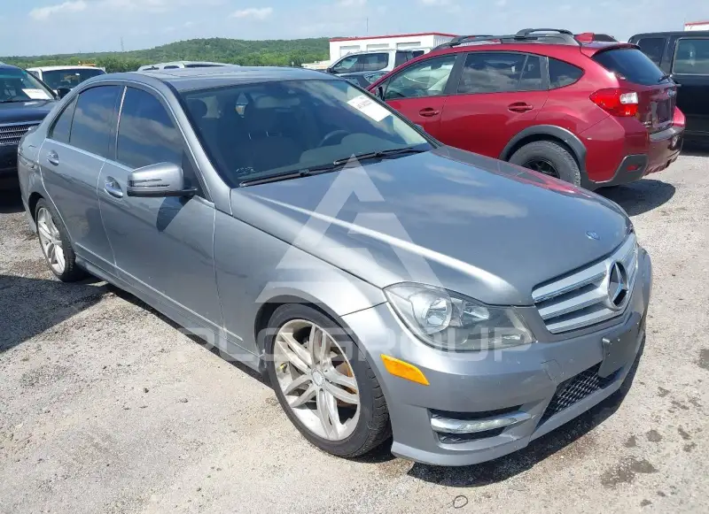 2012 Mercedes Benz C 300 фото
