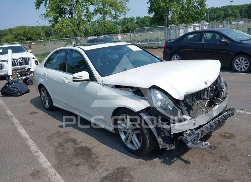 2012 Mercedes Benz C 300 фото