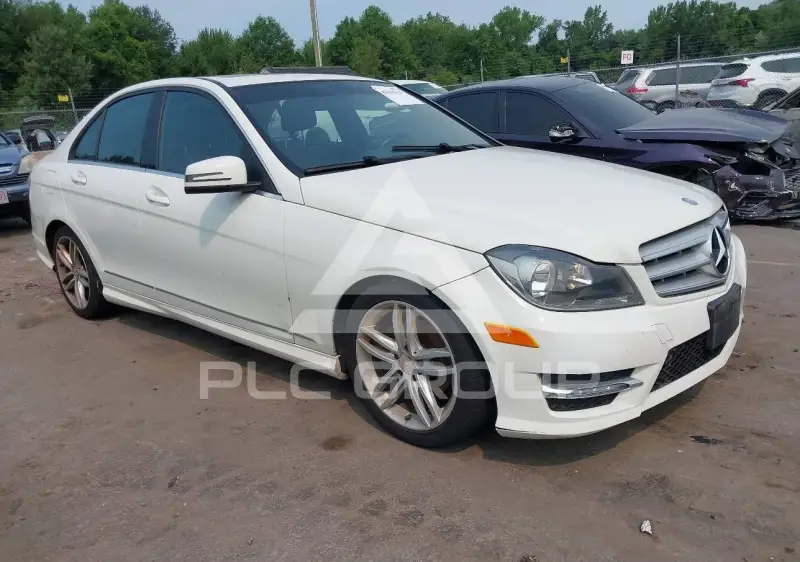 2012 Mercedes Benz C 300 фото
