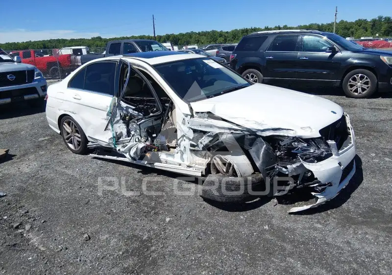 2012 Mercedes Benz C 300 фото