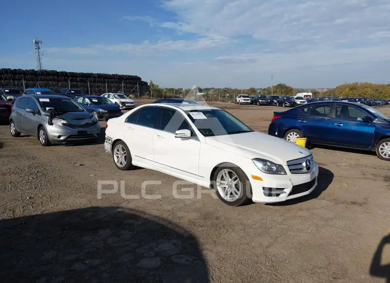 2012 Mercedes Benz C 300 фото