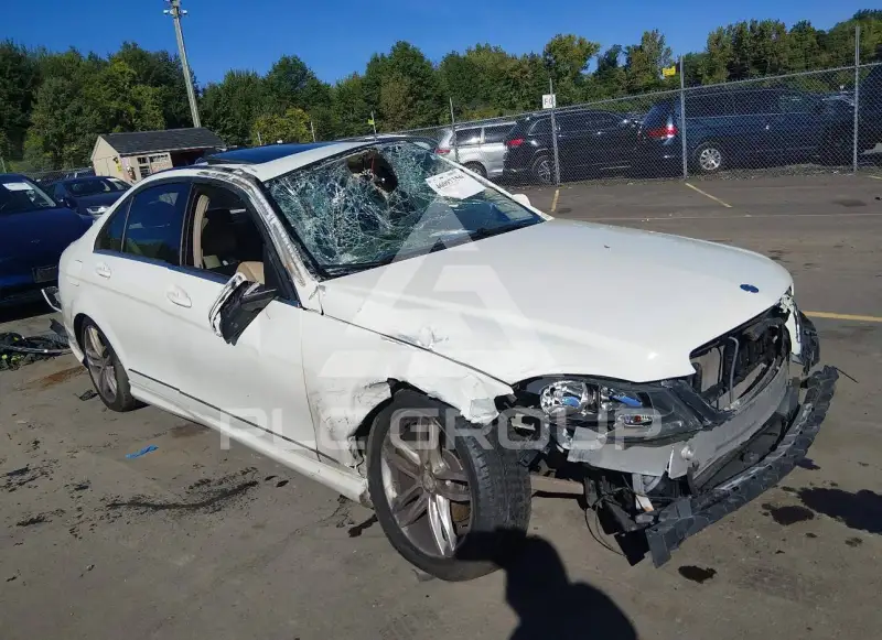 2012 Mercedes Benz C 300 фото
