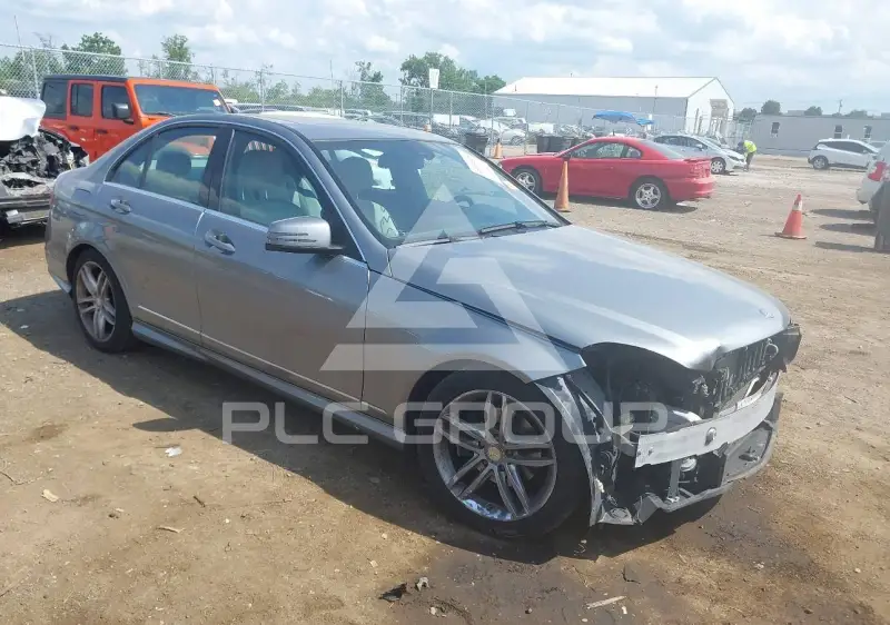 2012 Mercedes Benz C 300 фото