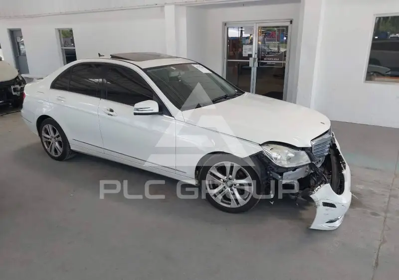 2012 Mercedes Benz C 300 фото