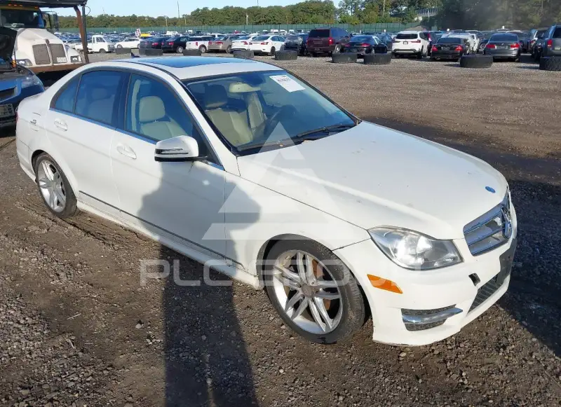 2012 Mercedes Benz C 300 фото