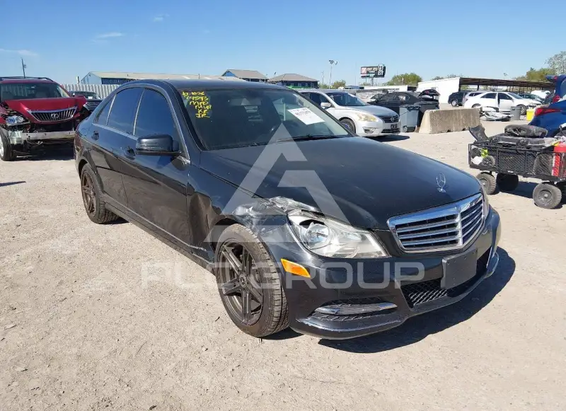 2012 Mercedes Benz C 300 фото