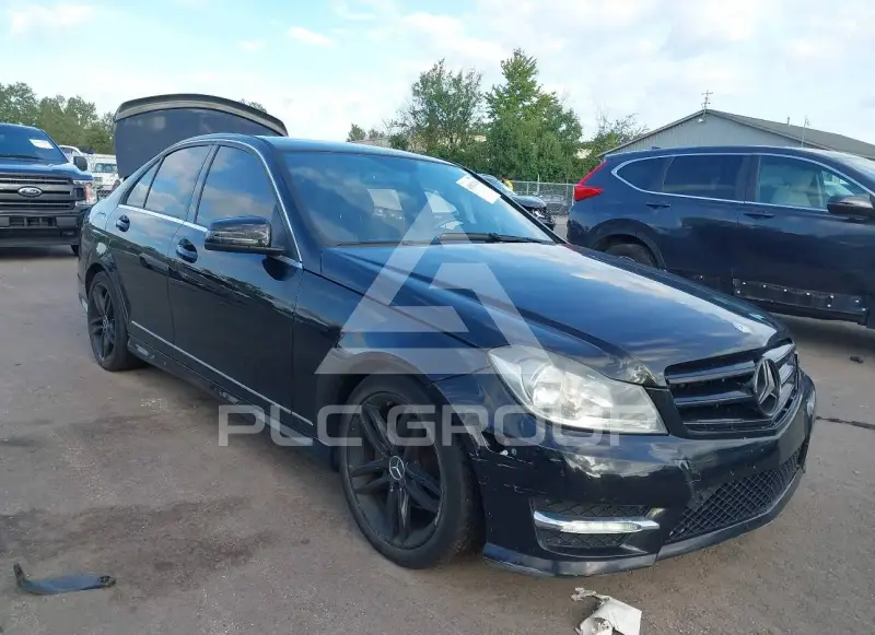 2012 Mercedes Benz C 300 фото