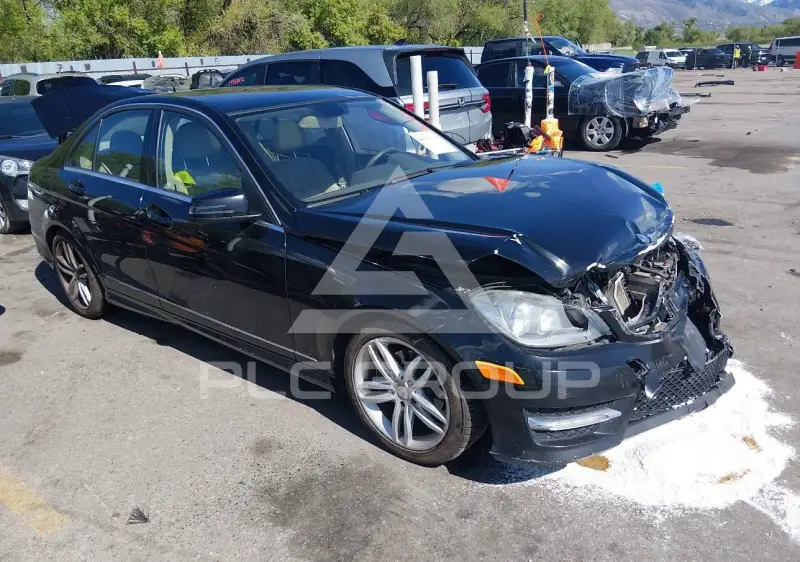 2012 Mercedes Benz C 300 фото