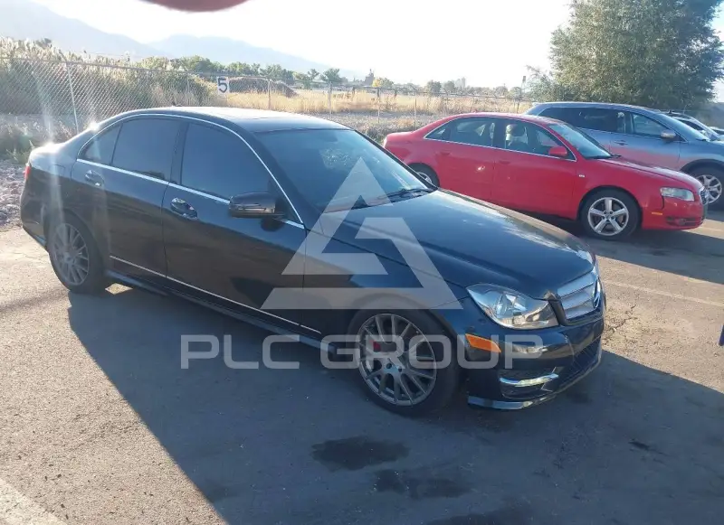 2012 Mercedes Benz C 300 фото