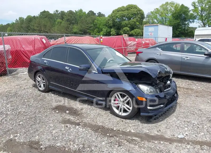 2012 Mercedes Benz C 300 фото
