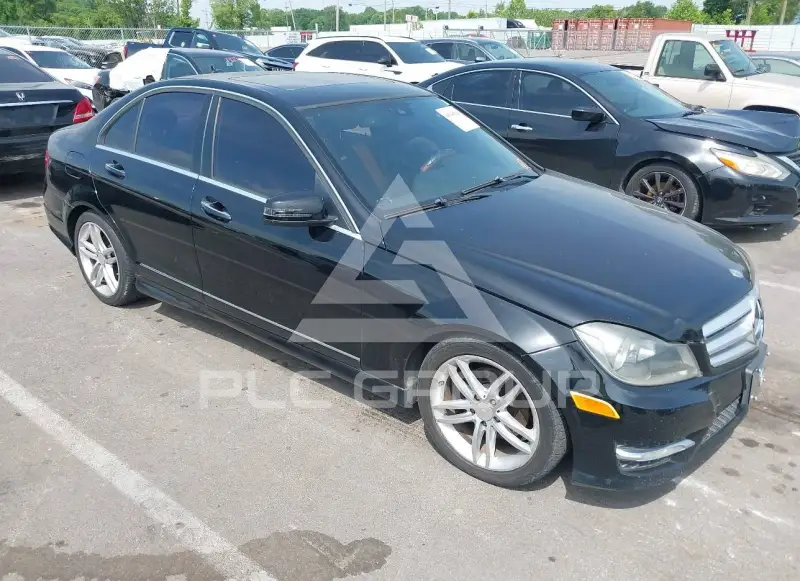 2012 Mercedes Benz C 300 фото