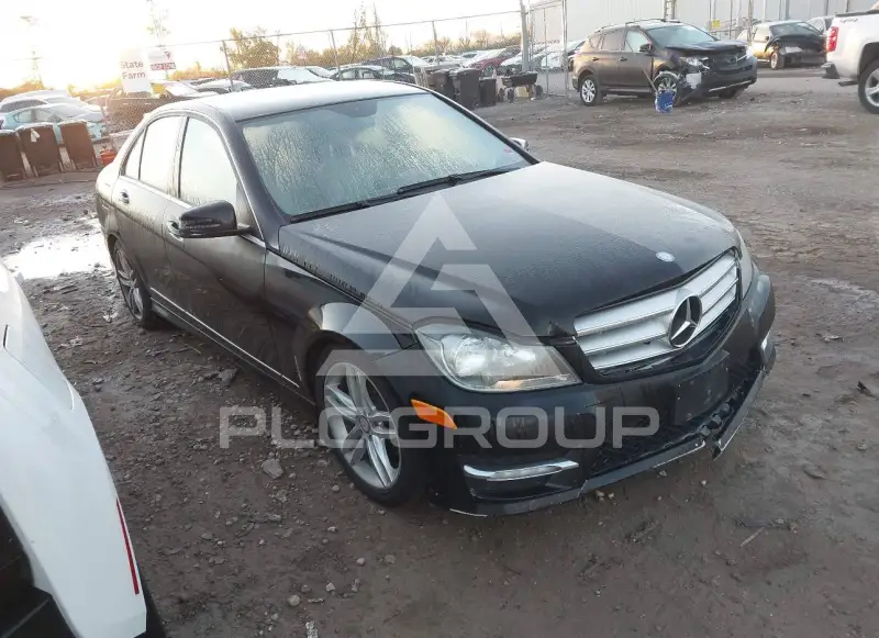 2012 Mercedes Benz C 300 фото