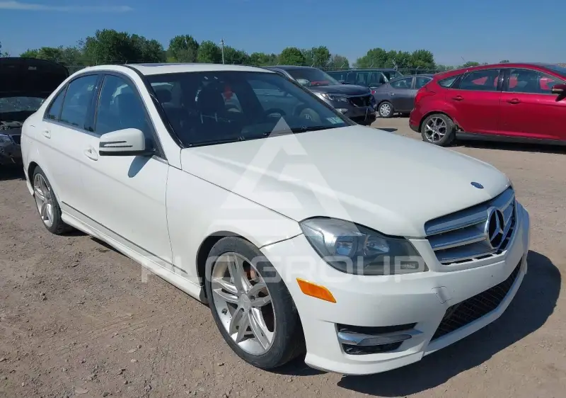 2012 Mercedes Benz C 300 фото