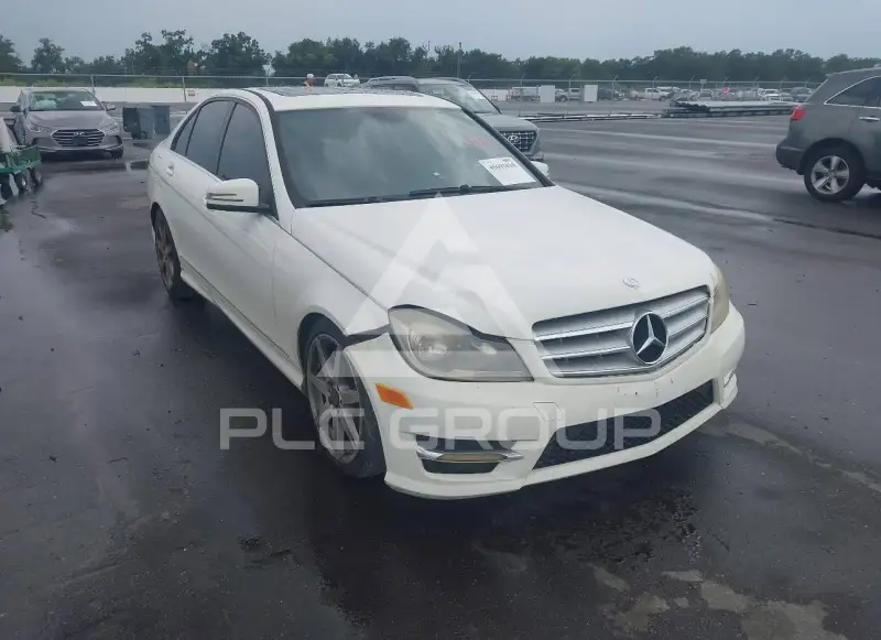 2012 Mercedes Benz C 300 фото