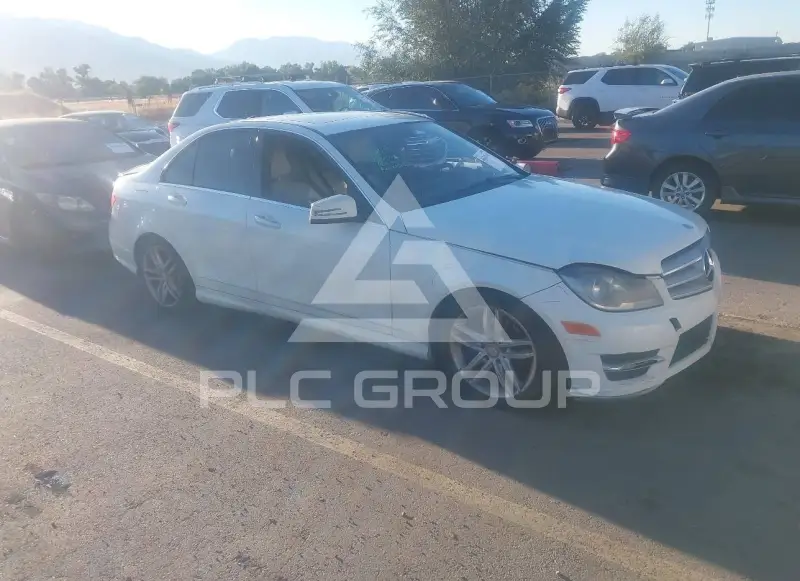 2012 Mercedes Benz C 300 фото
