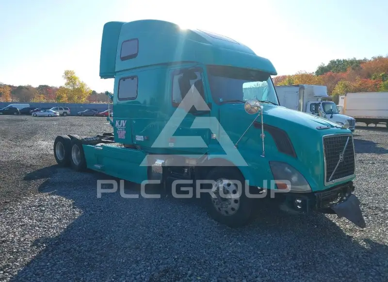 2012 Volvo VNL photo
