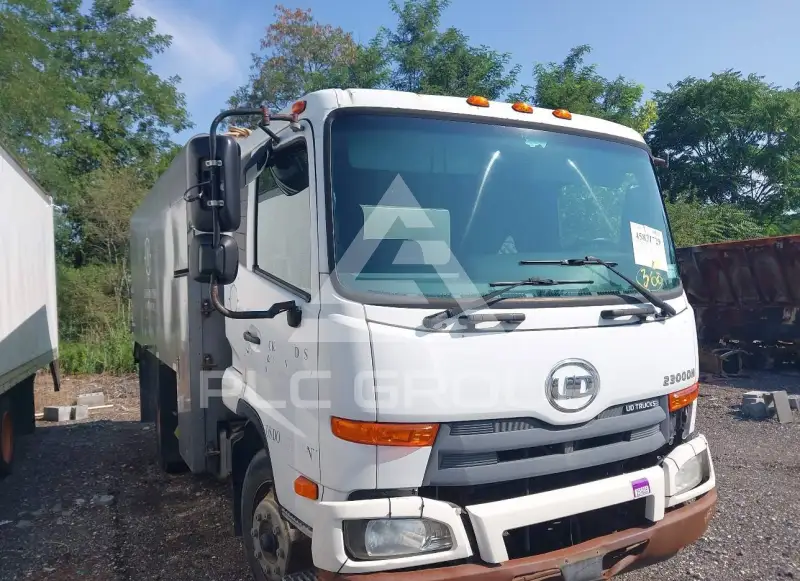 2012 Nissan TRUCK фото