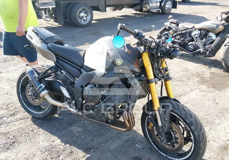 2012 Yamaha FZ8 фото