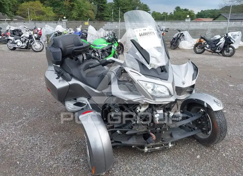 2012 Can-AM SPYDER фото