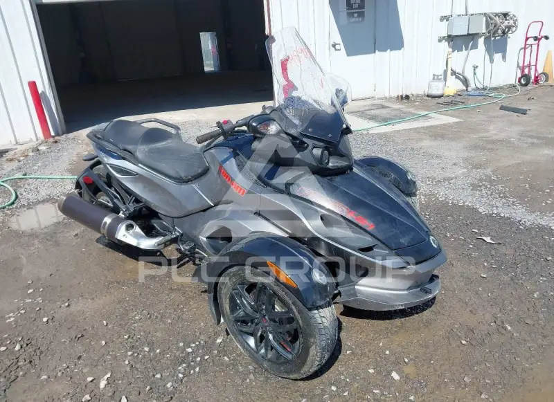 2012 Can-AM SPYDER фото