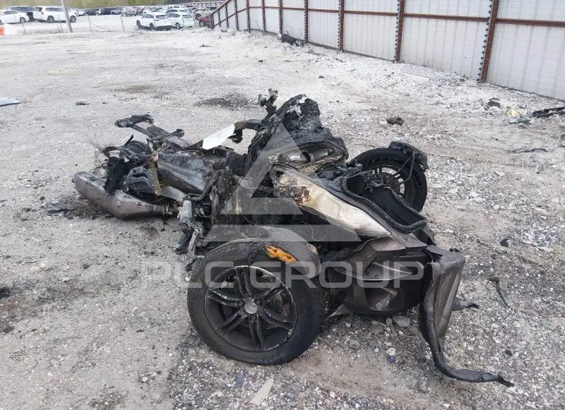 2012 Can-AM SPYDER photo