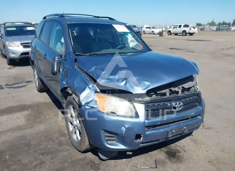 2012 Toyota RAV4 фото