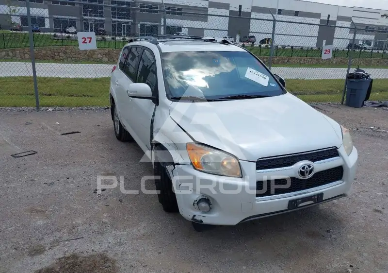2012 Toyota RAV4 photo