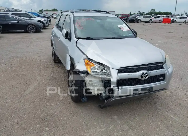 2012 Toyota RAV4 photo