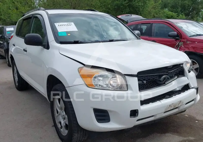 2012 Toyota RAV4 photo