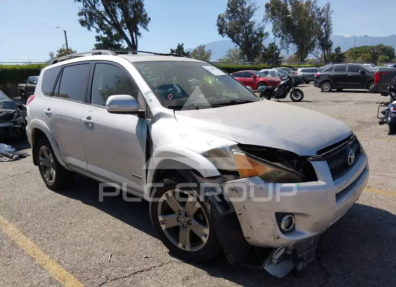 2012 Toyota RAV4 фото