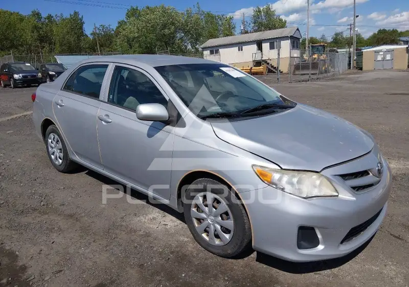 2012 Toyota COROLLA фото