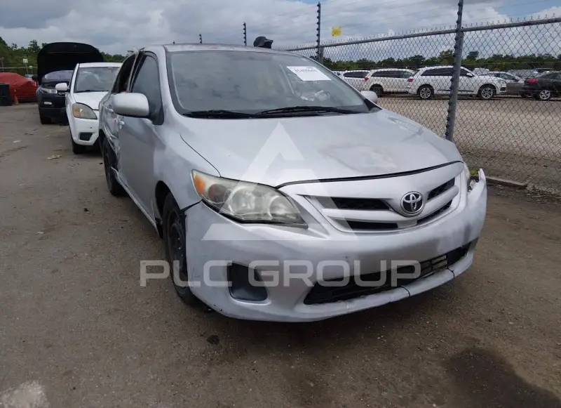 2012 Toyota COROLLA фото