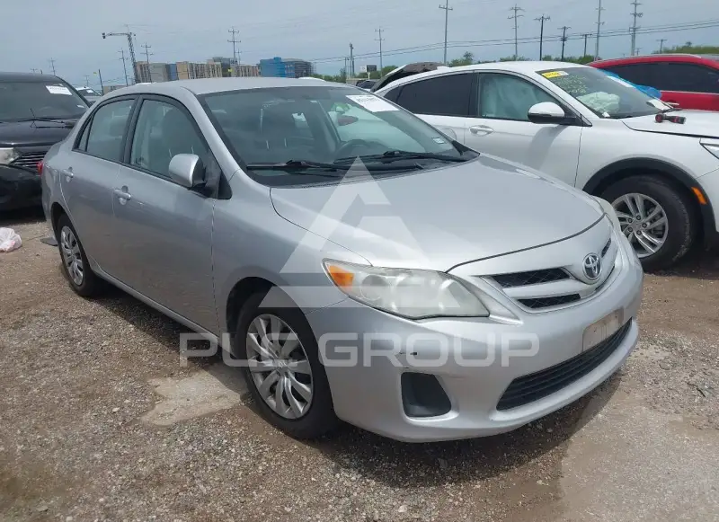 2012 Toyota COROLLA фото