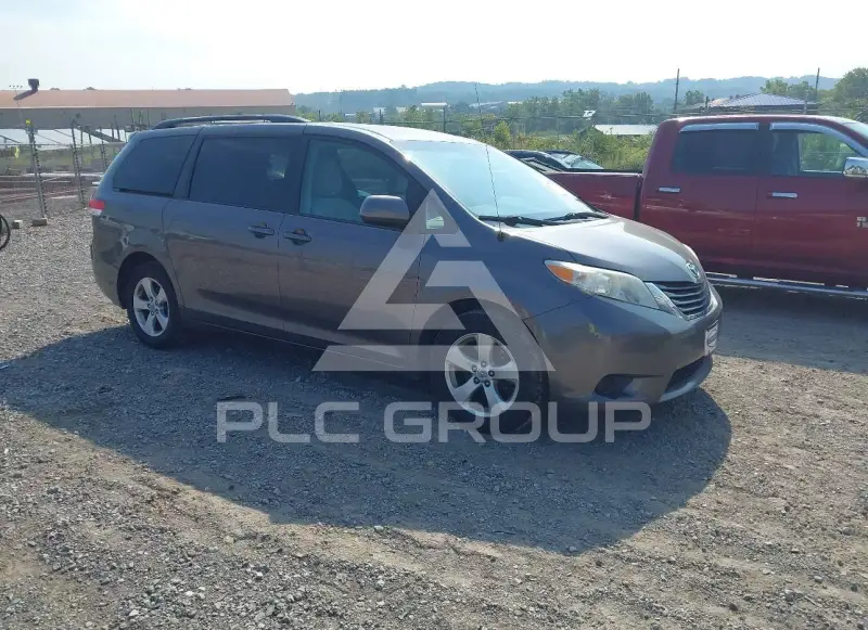 2012 Toyota SIENNA фото