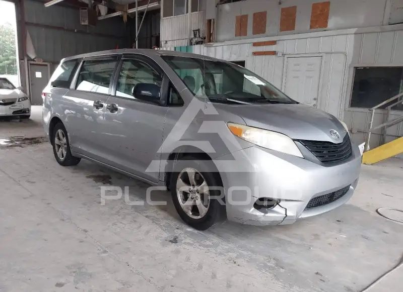 2012 Toyota SIENNA фото