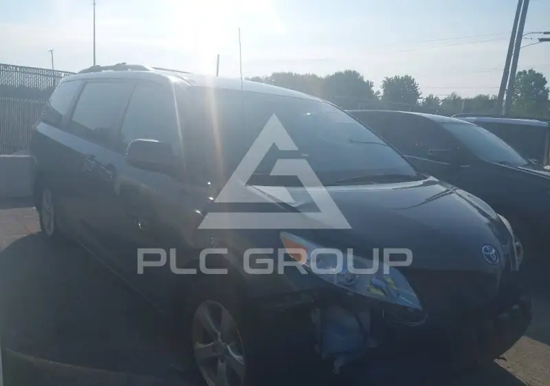 2012 Toyota SIENNA фото